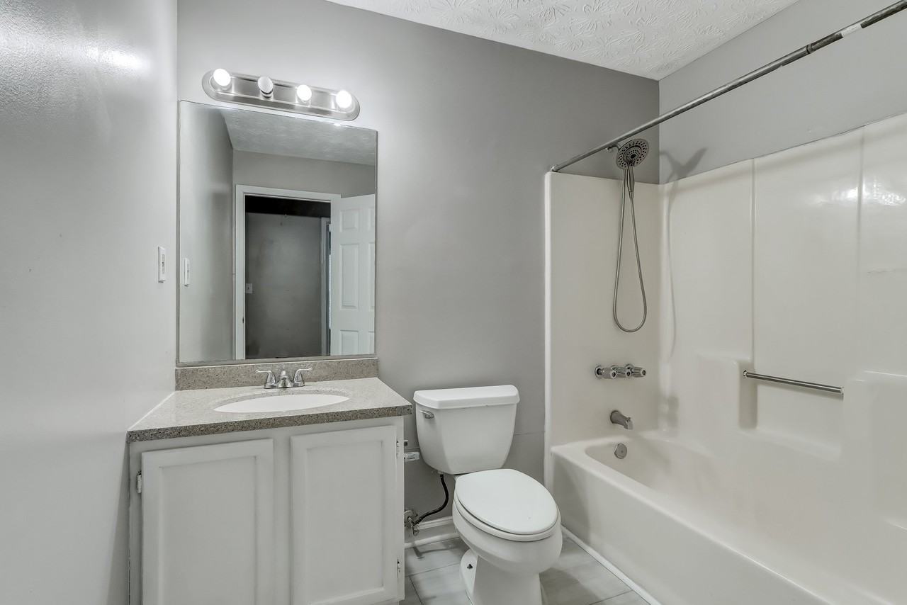 323 Farm Place Ct Ne - Photo 4 of 20
