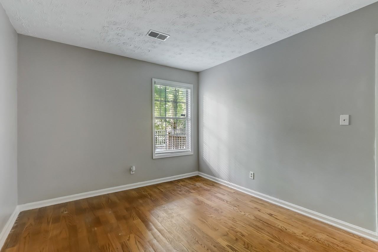 323 Farm Place Ct Ne - Photo 6 of 20