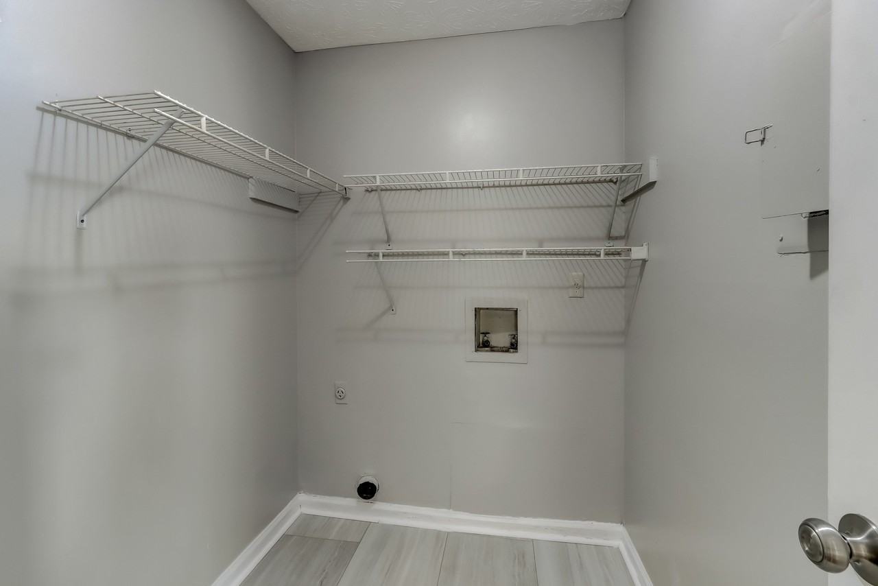 323 Farm Place Ct Ne - Photo 7 of 20