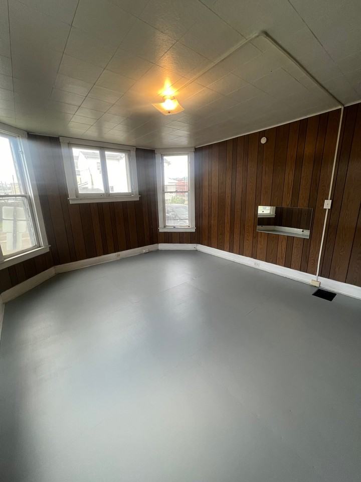 43 N 4th St - Photo 5 of 9