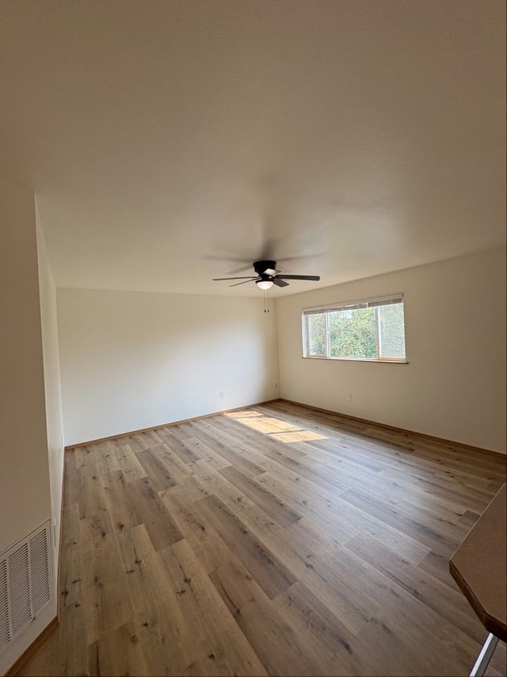 1550 S 13th St W #C - Photo 4 of 11