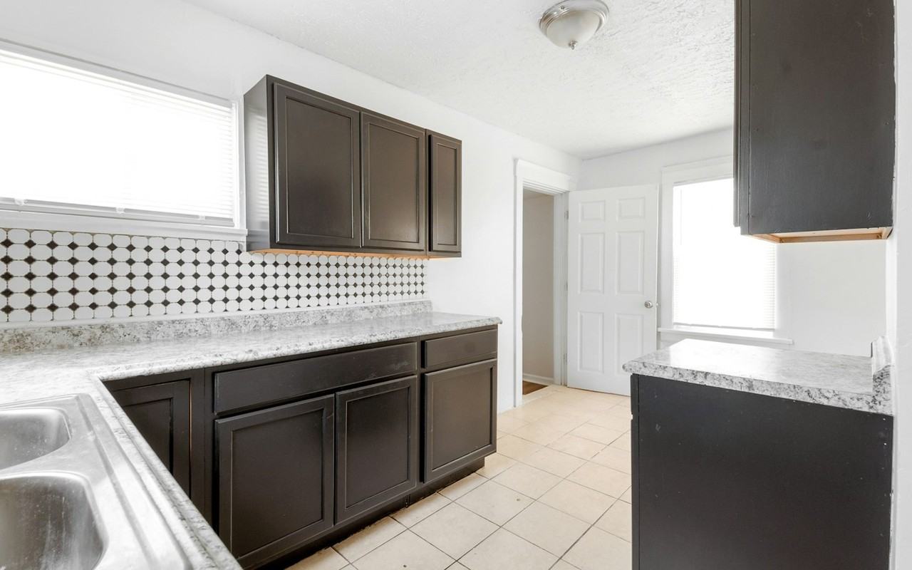 2048 West 105th Street - Photo 6 of 16