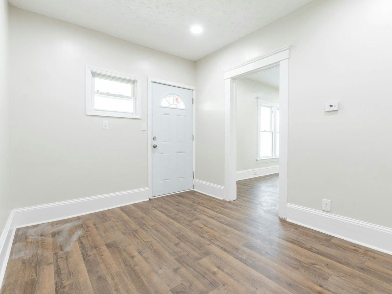 6709 Lawn Avenue - Photo 5 of 12