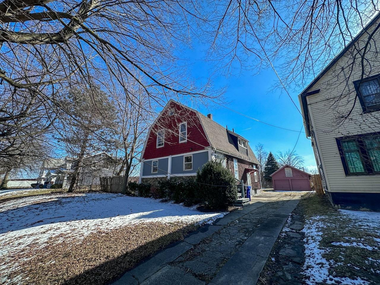 14812 Westropp Avenue - Photo 4 of 18