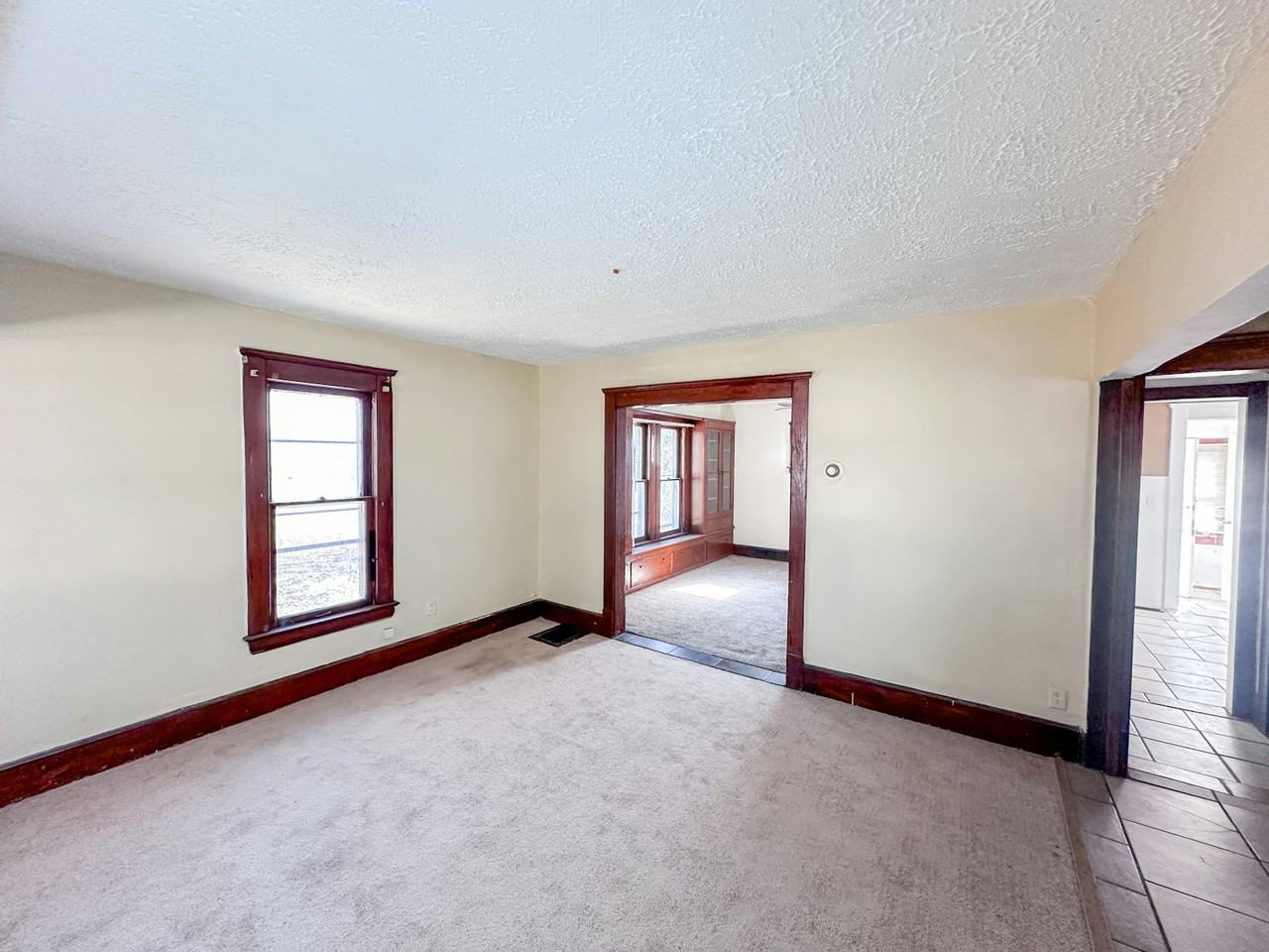 14812 Westropp Avenue - Photo 5 of 18