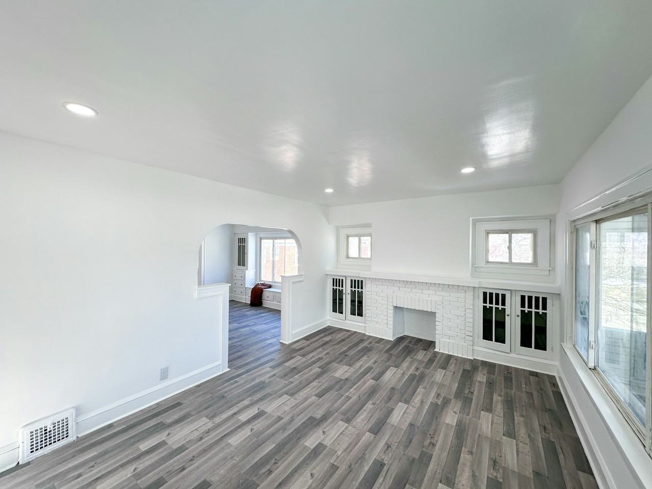 4582 Turney Road, Unit A - Photo 3 of 10