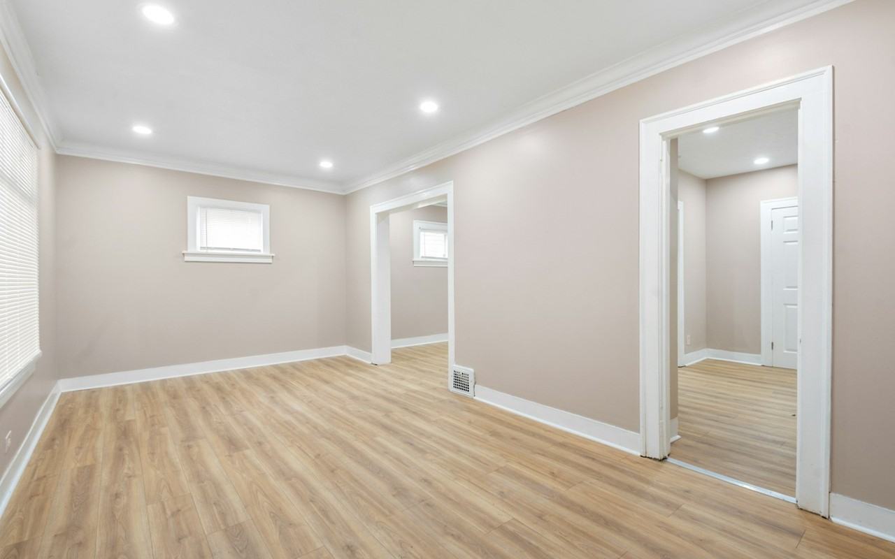 12805 Watterson Avenue - Photo 4 of 15