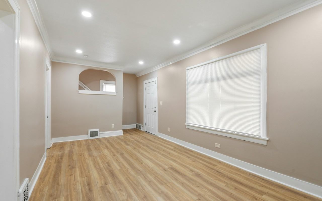 12805 Watterson Avenue - Photo 5 of 15
