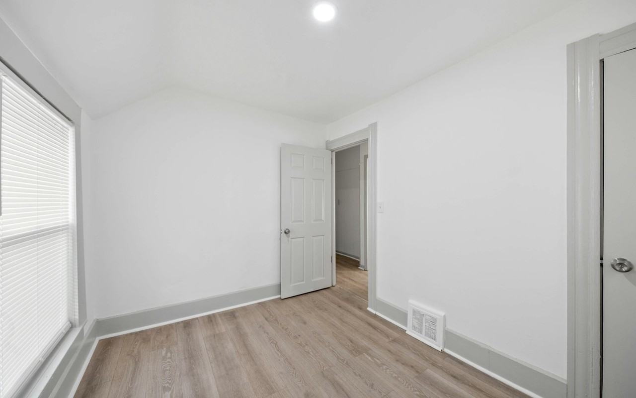 2069 West 81st Street - Photo 4 of 21