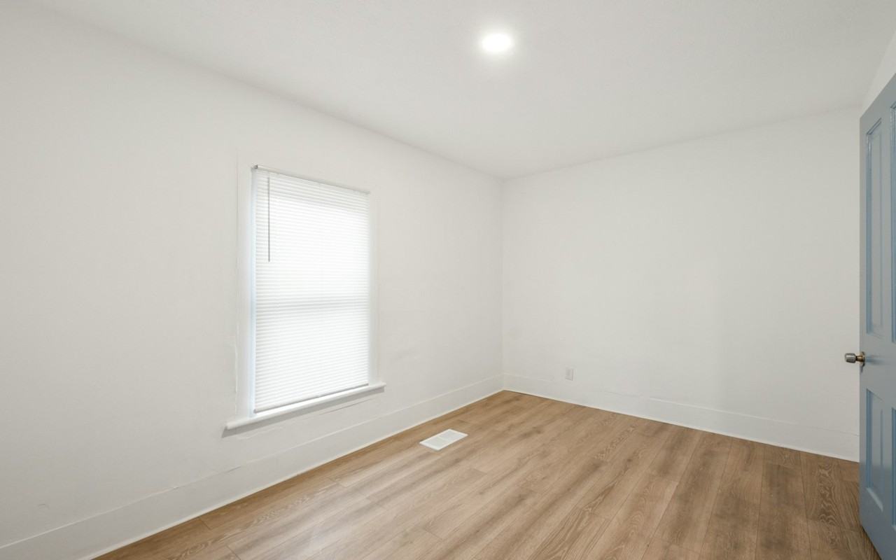 7202 Harvard Avenue, Unit B - Photo 4 of 20