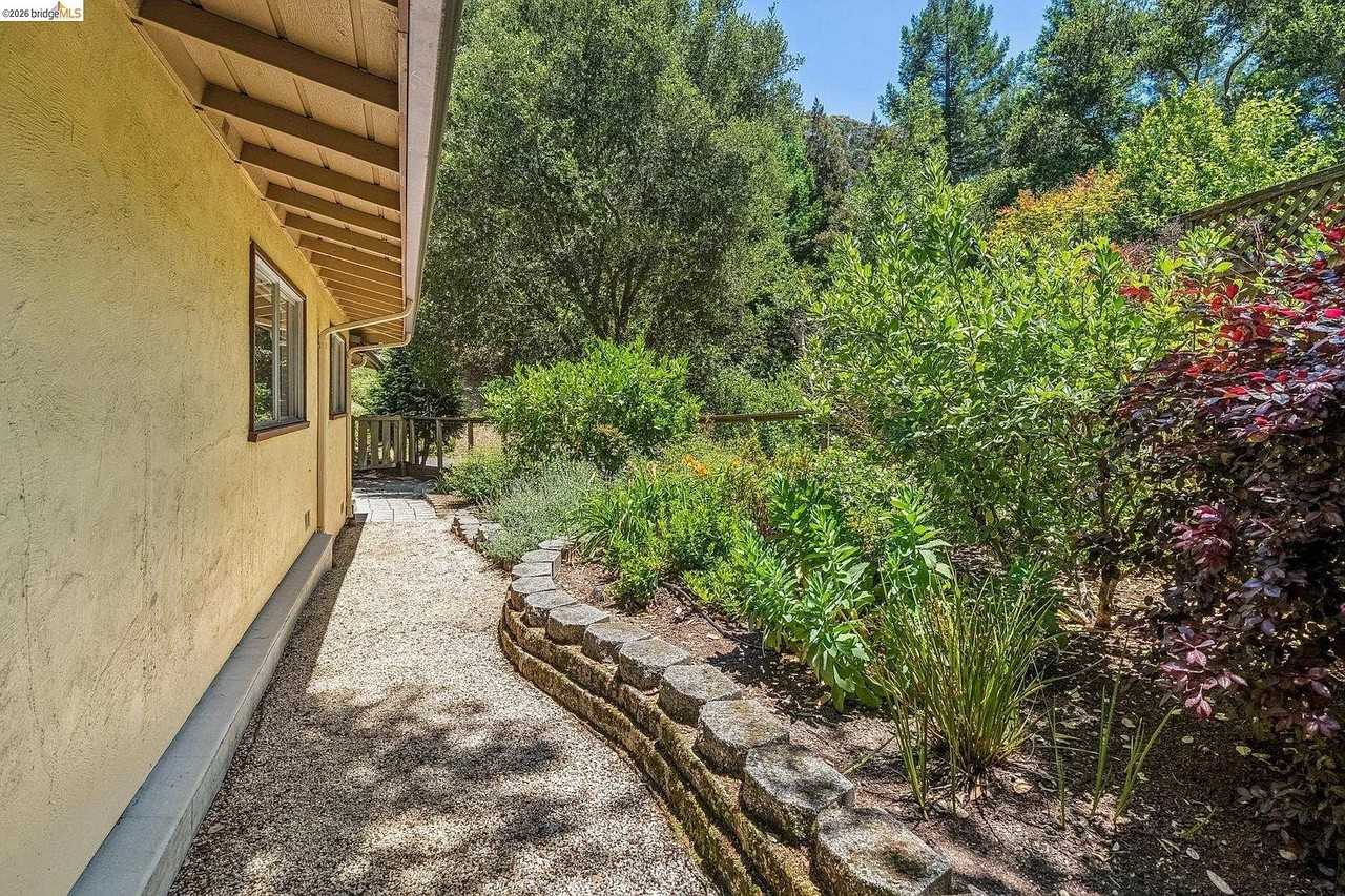 7200 Saroni Dr #NA - Photo 5 of 10