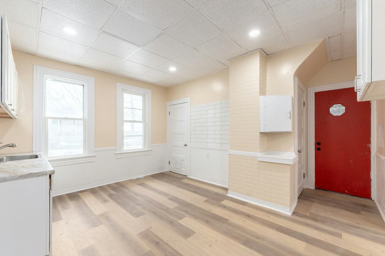 3794 West 38th Street - Photo 4 of 24