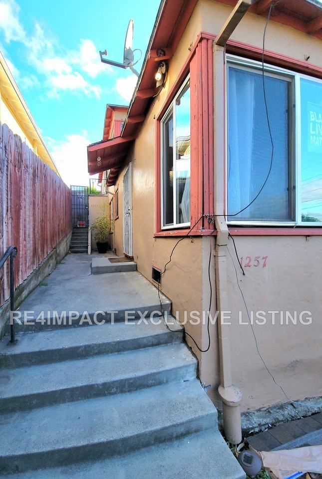 1257 E 34th St #1257 - Photo 2 of 11
