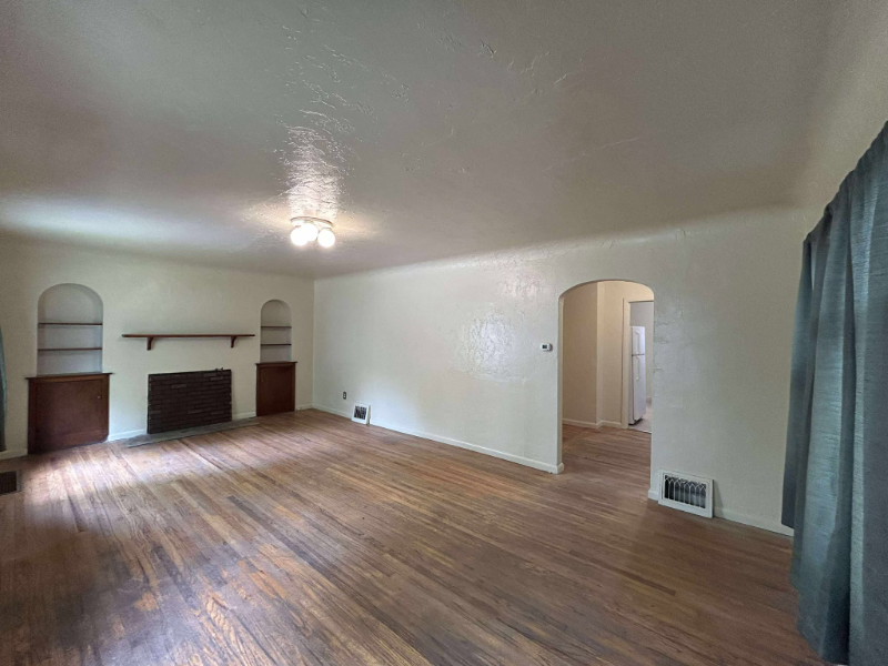 272 Pierce St - Photo 3 of 12