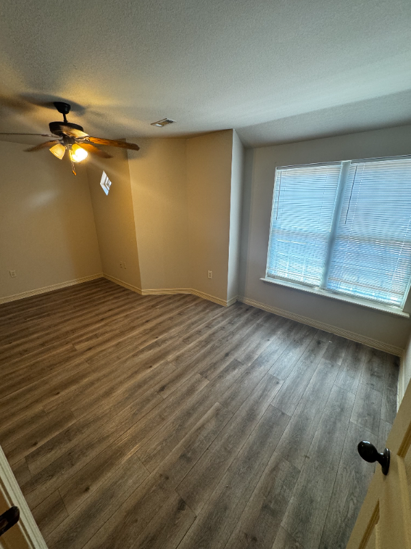 1760 N Chestnut Ave - Photo 6 of 11