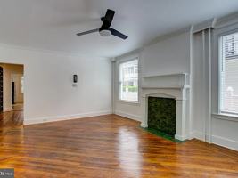 featured image of 10 E James St #1