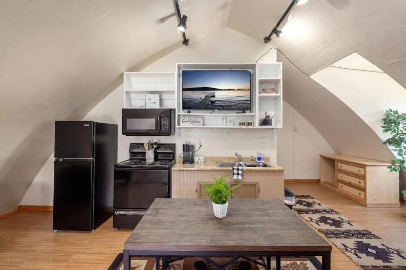 10630 Hwye - Photo 2 of 6