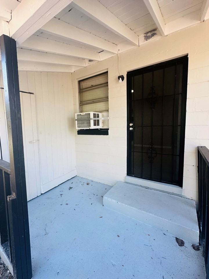 4304 Grunthal St - Photo 3 of 18
