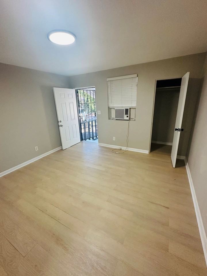 4304 Grunthal St - Photo 6 of 18