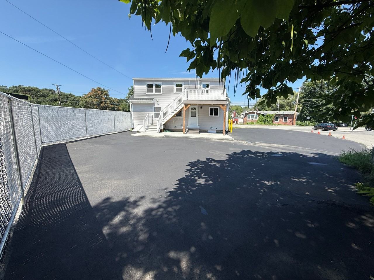 177 Swan St - Photo 2 of 22