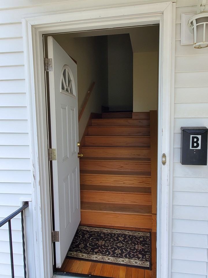 207 Institute St #B - Photo 2 of 16
