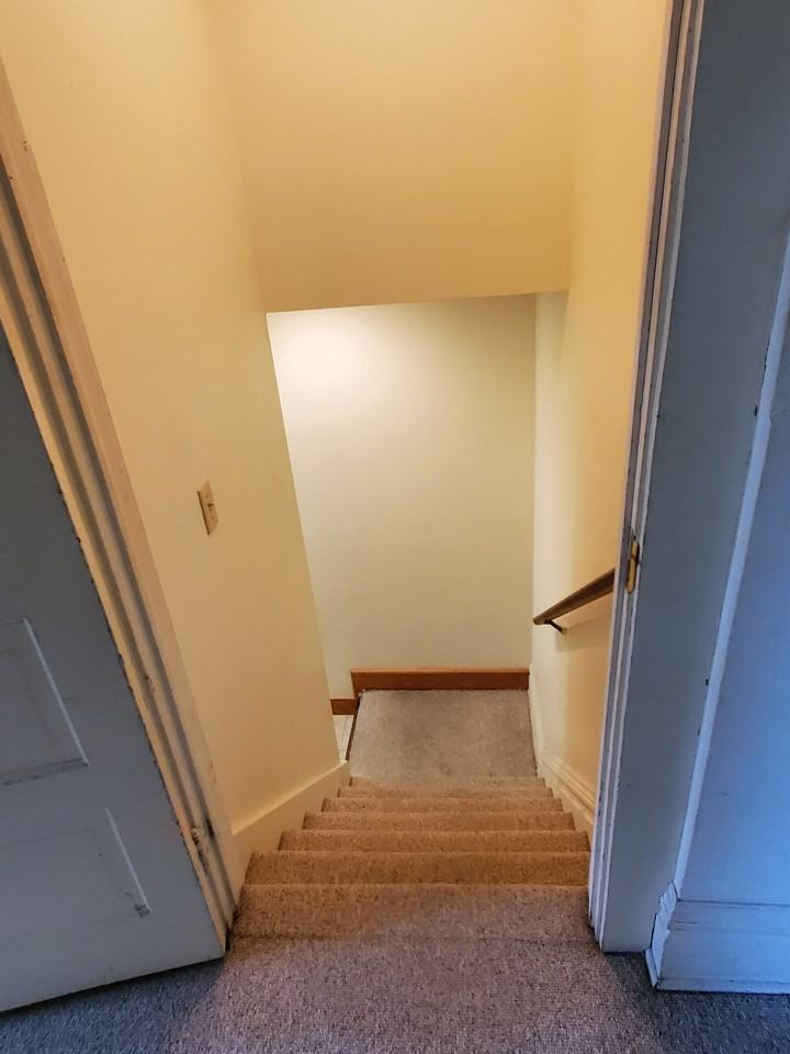 207 Institute St #B - Photo 3 of 16