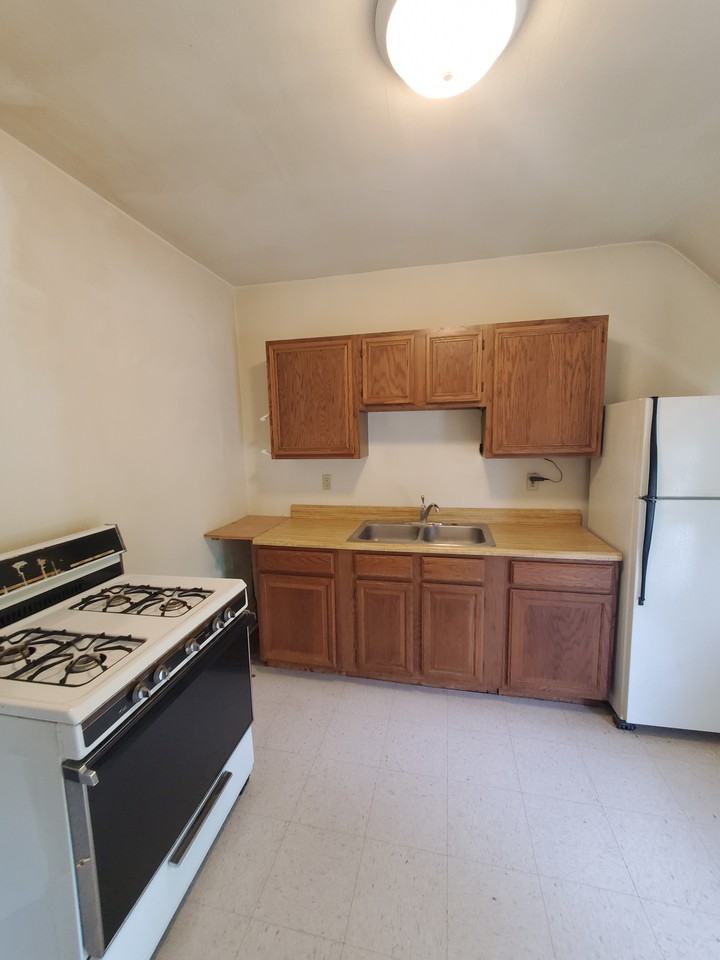 207 Institute St #B - Photo 7 of 16