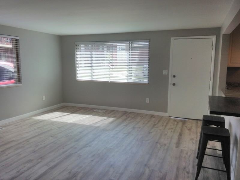 839 E Fairmont Cir #2 - Photo 2 of 8