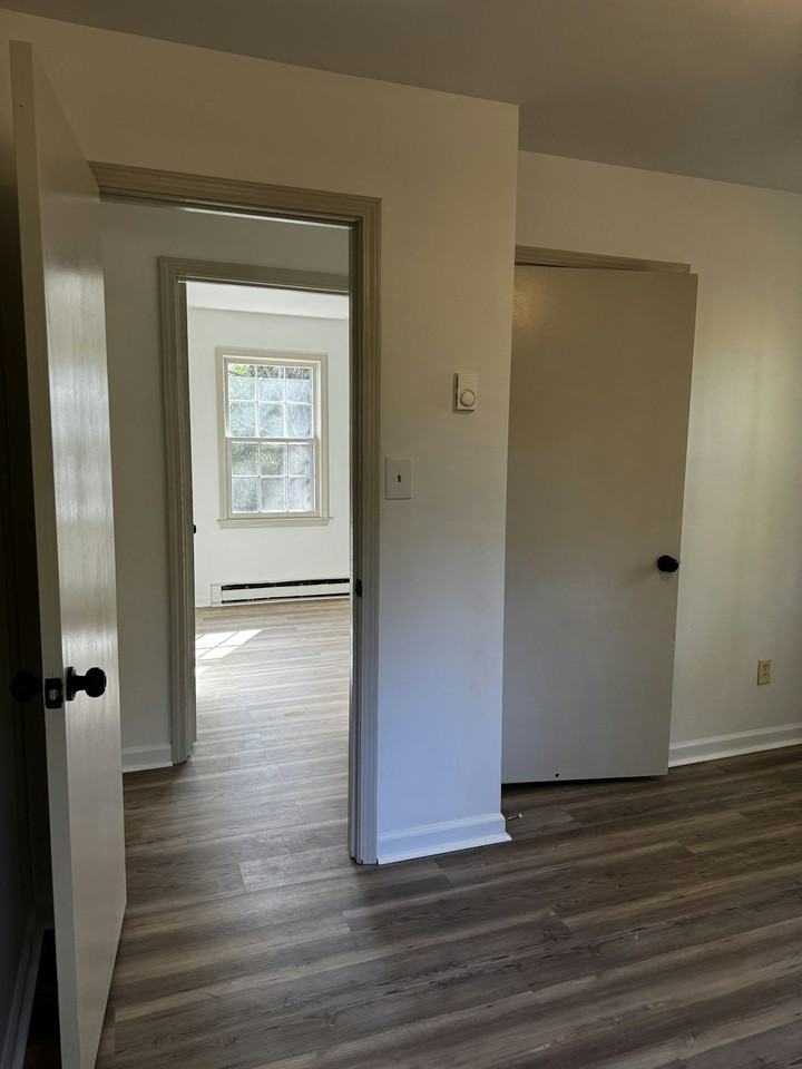 102 Busbee Court - Photo 2 of 14