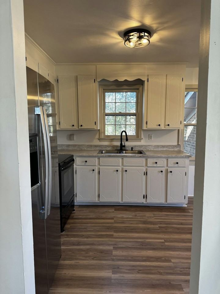 102 Busbee Court - Photo 4 of 14