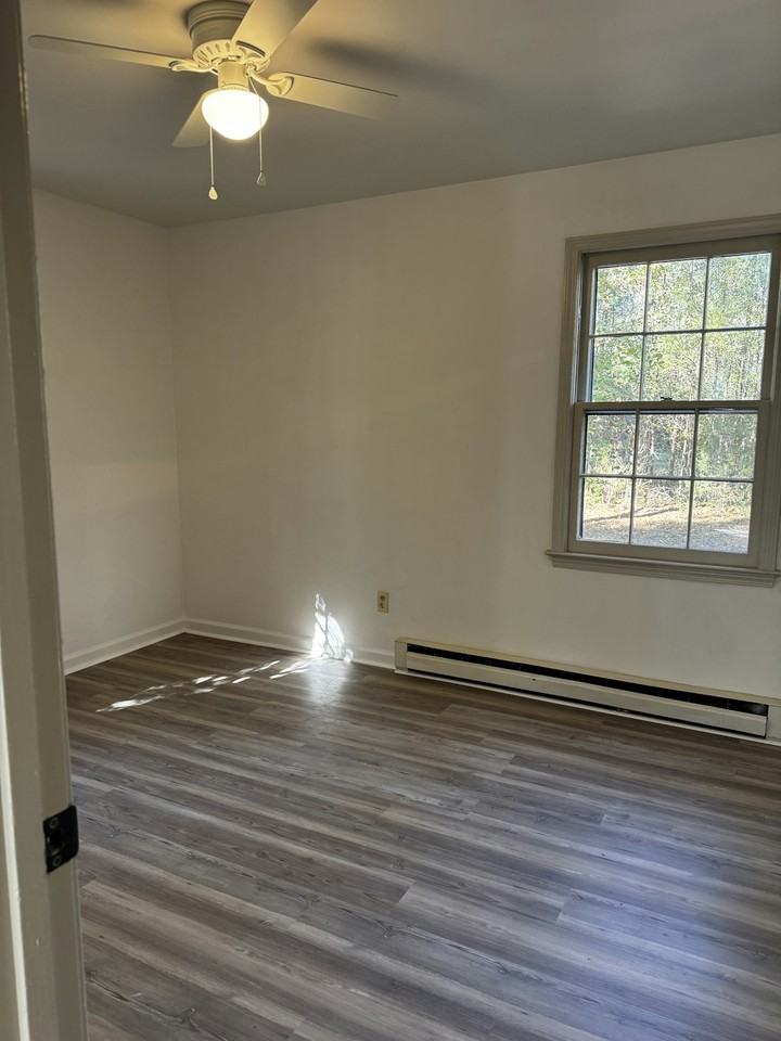 102 Busbee Court - Photo 5 of 14