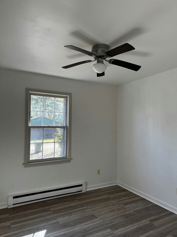102 Busbee Court - Photo 7 of 14
