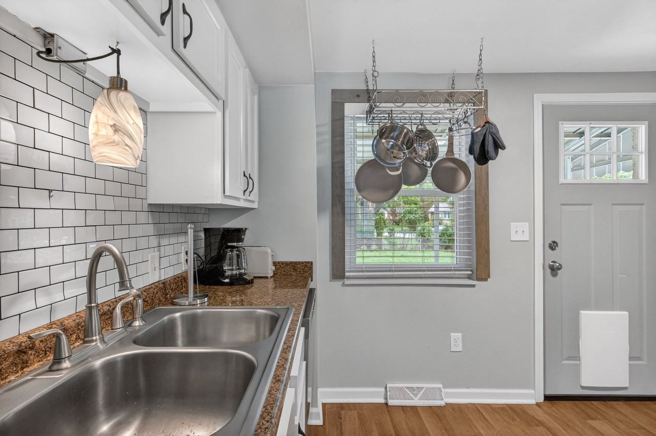 200 Fox Chapel Rd - Photo 5 of 34