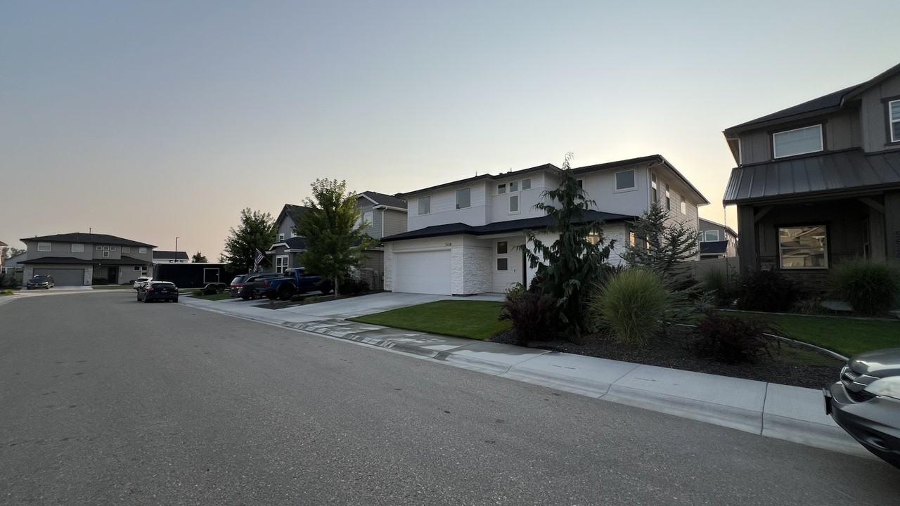 5608 South Rosalia Way - Photo 2 of 36