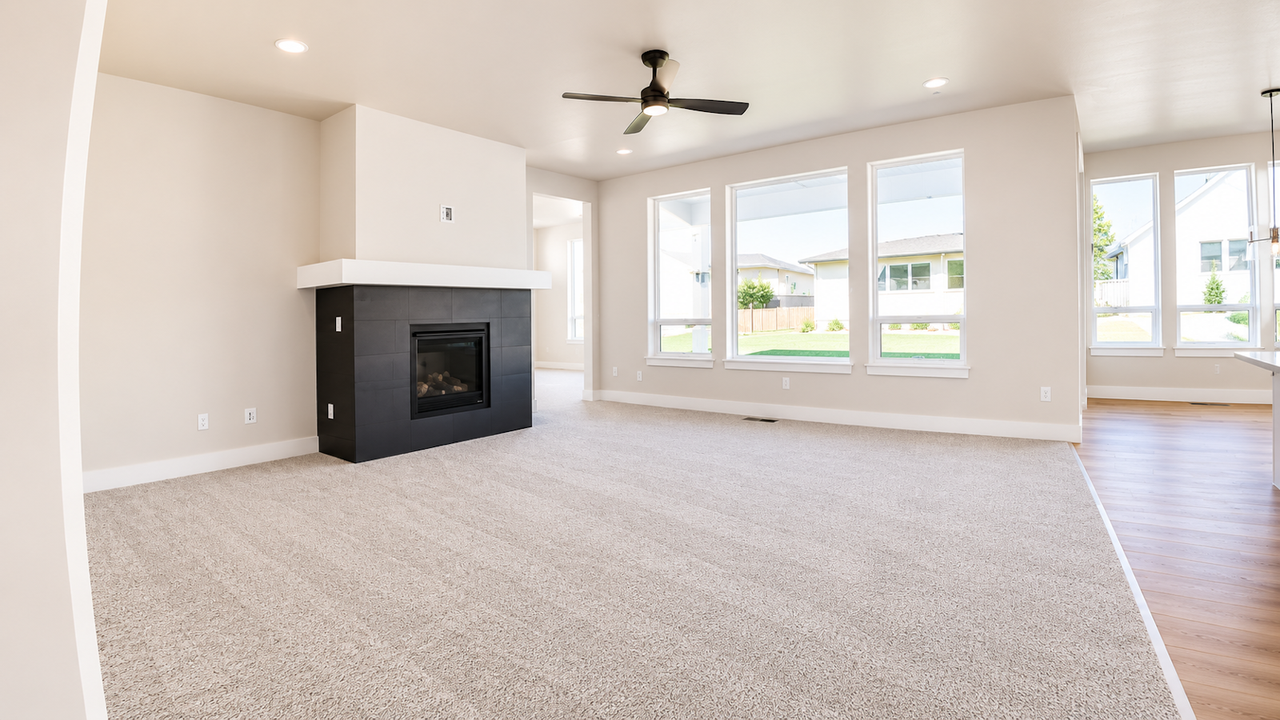 5608 South Rosalia Way - Photo 4 of 36