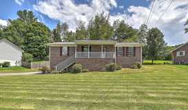 185 Woodland Cir - Photo 1 of 1