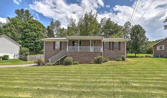 featured image of 185 Woodland Cir