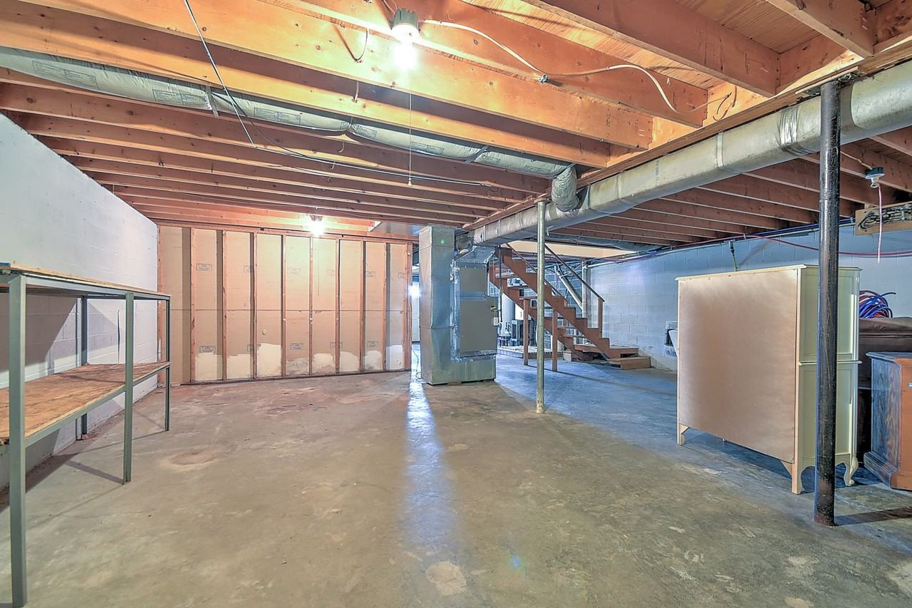 185 Woodland Cir - Photo 4 of 20