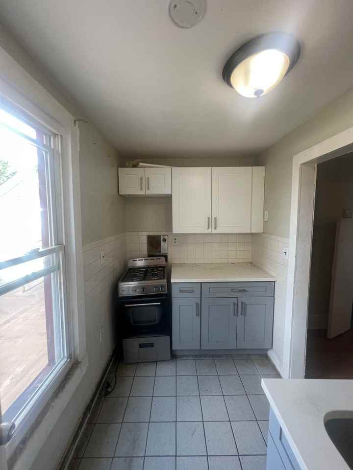 635 South St #3 - Photo 4 of 5