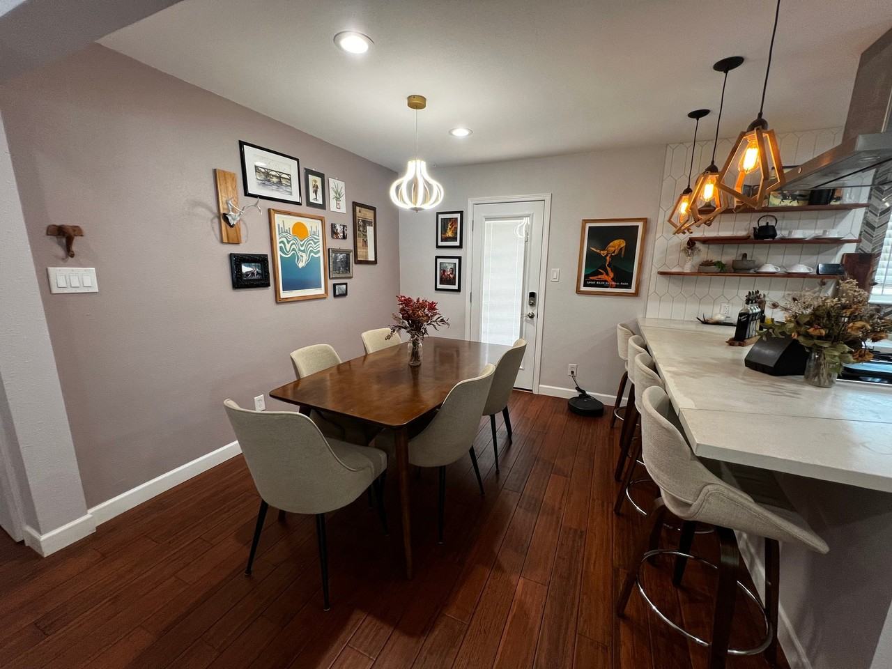 5305 Cloverdale Ln - Photo 2 of 50