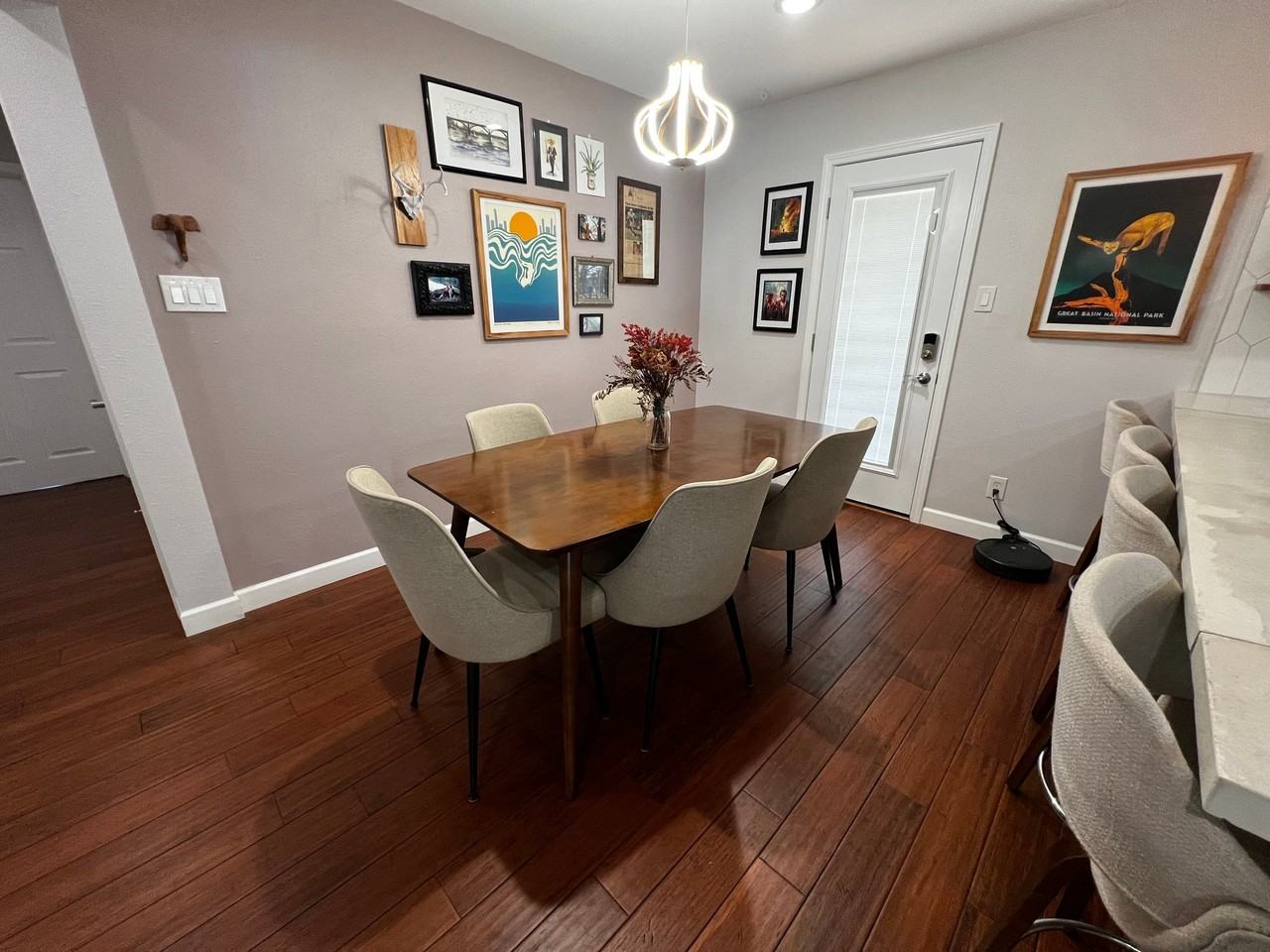 5305 Cloverdale Ln - Photo 6 of 50