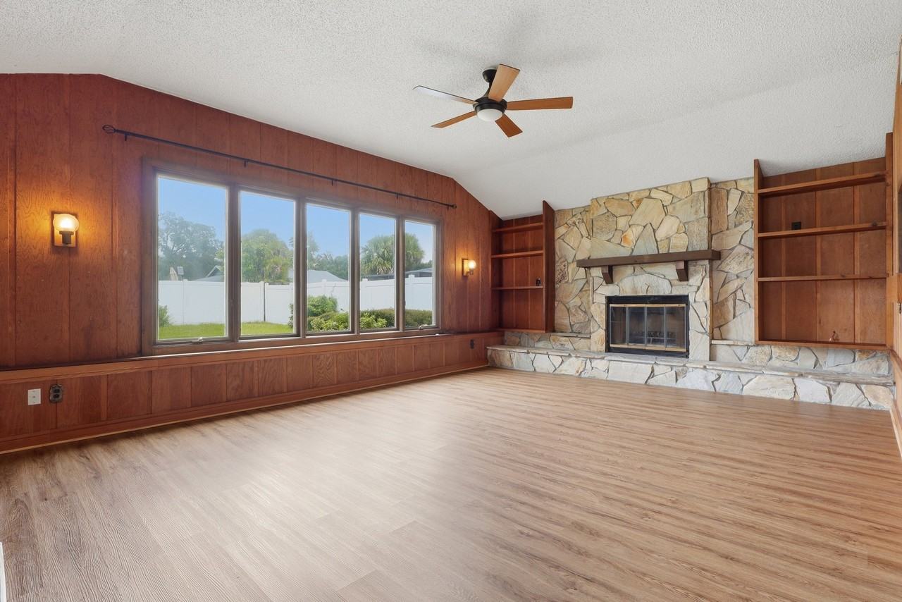 14505 Farm Hills Pl - Photo 3 of 20