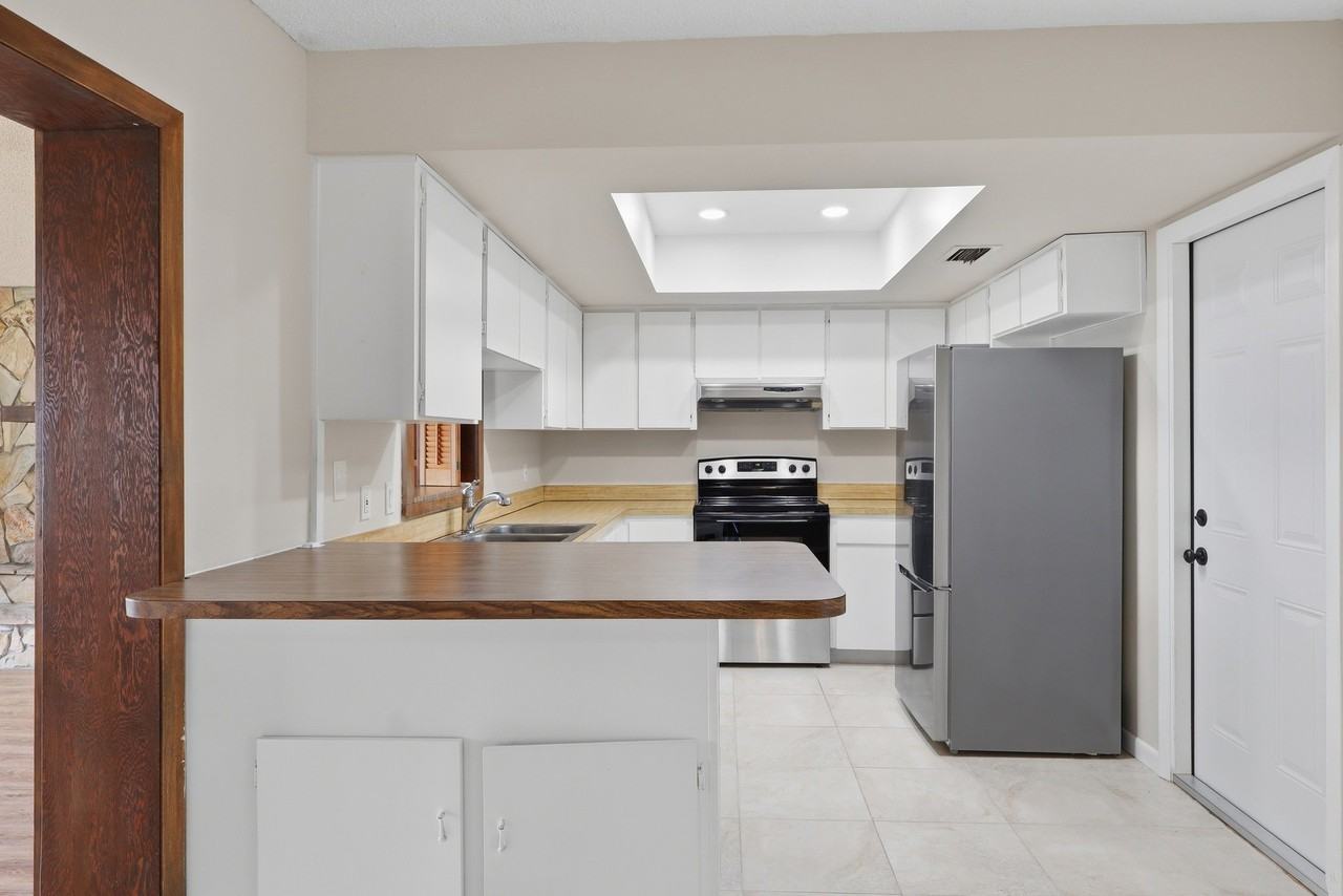 14505 Farm Hills Pl - Photo 7 of 20