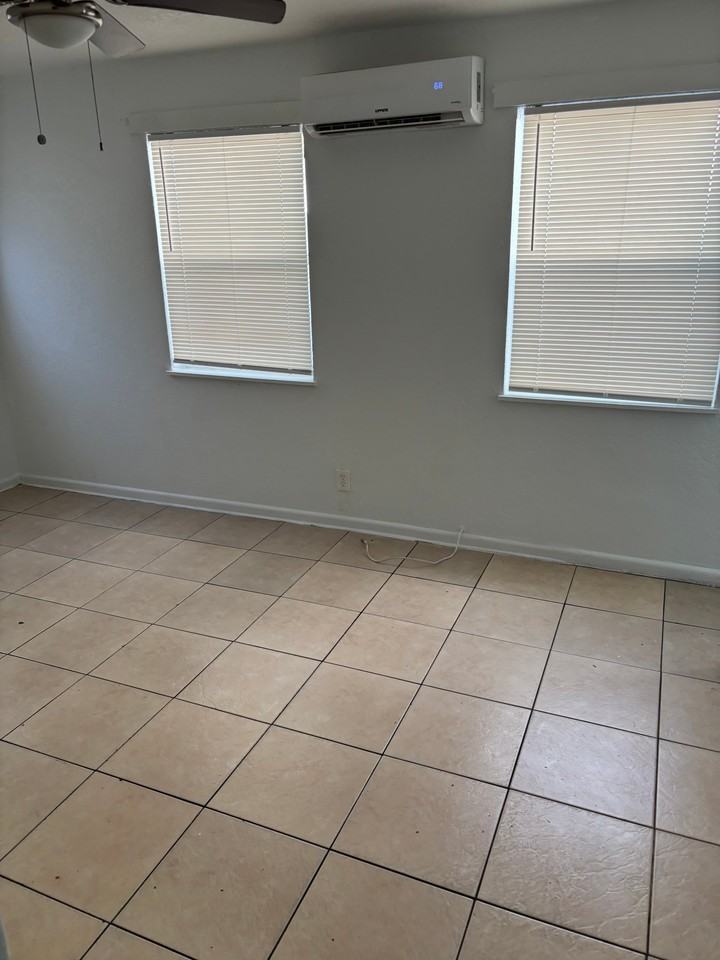 646 Latona Ave #1 - Photo 3 of 7