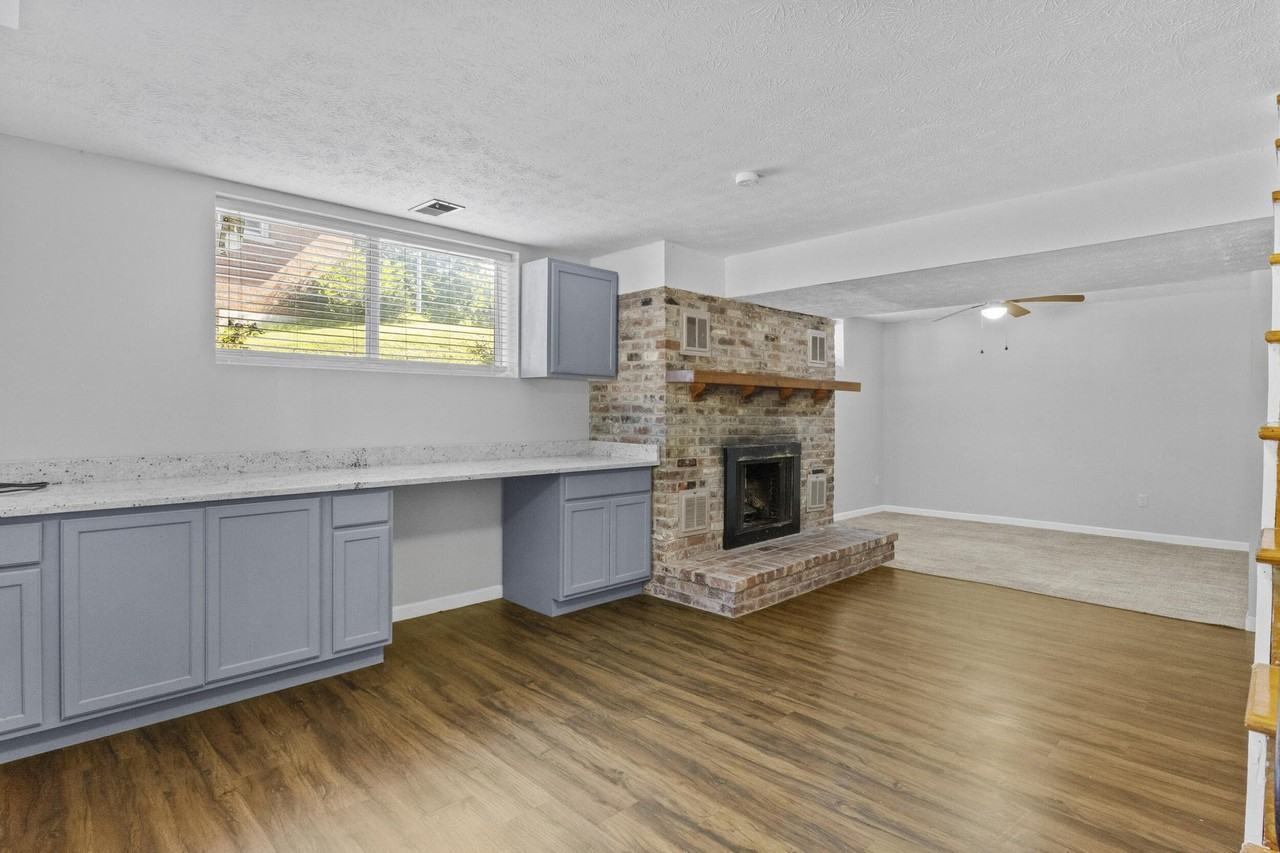 3483 Lansdowne Dr - Photo 6 of 14