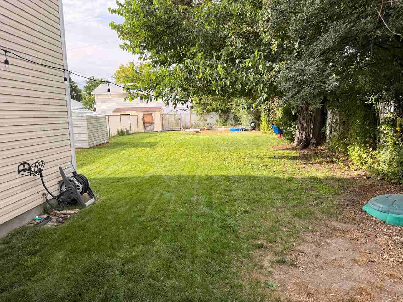 184 W Pacific Dr - Photo 4 of 12