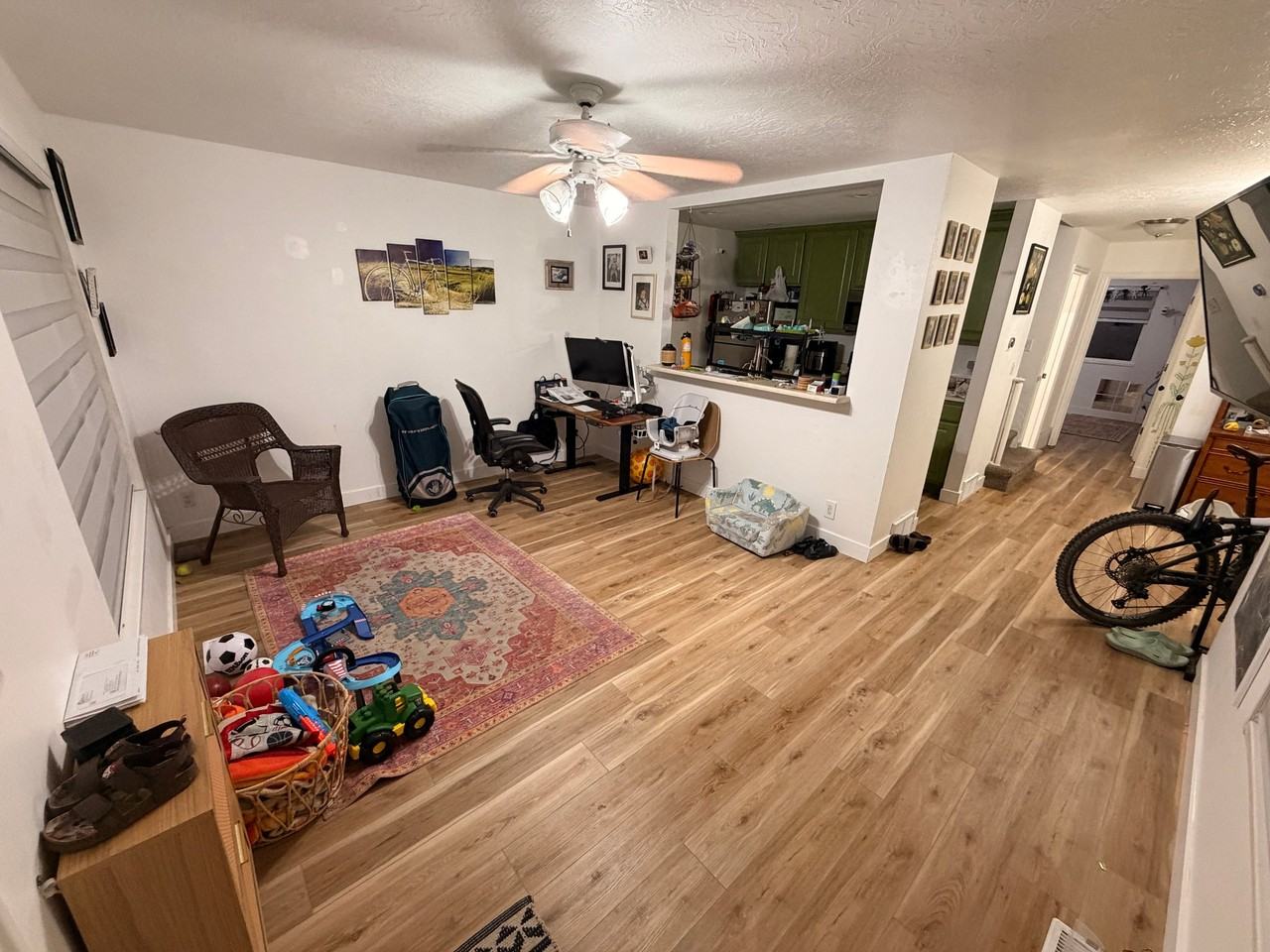 184 W Pacific Dr - Photo 6 of 12