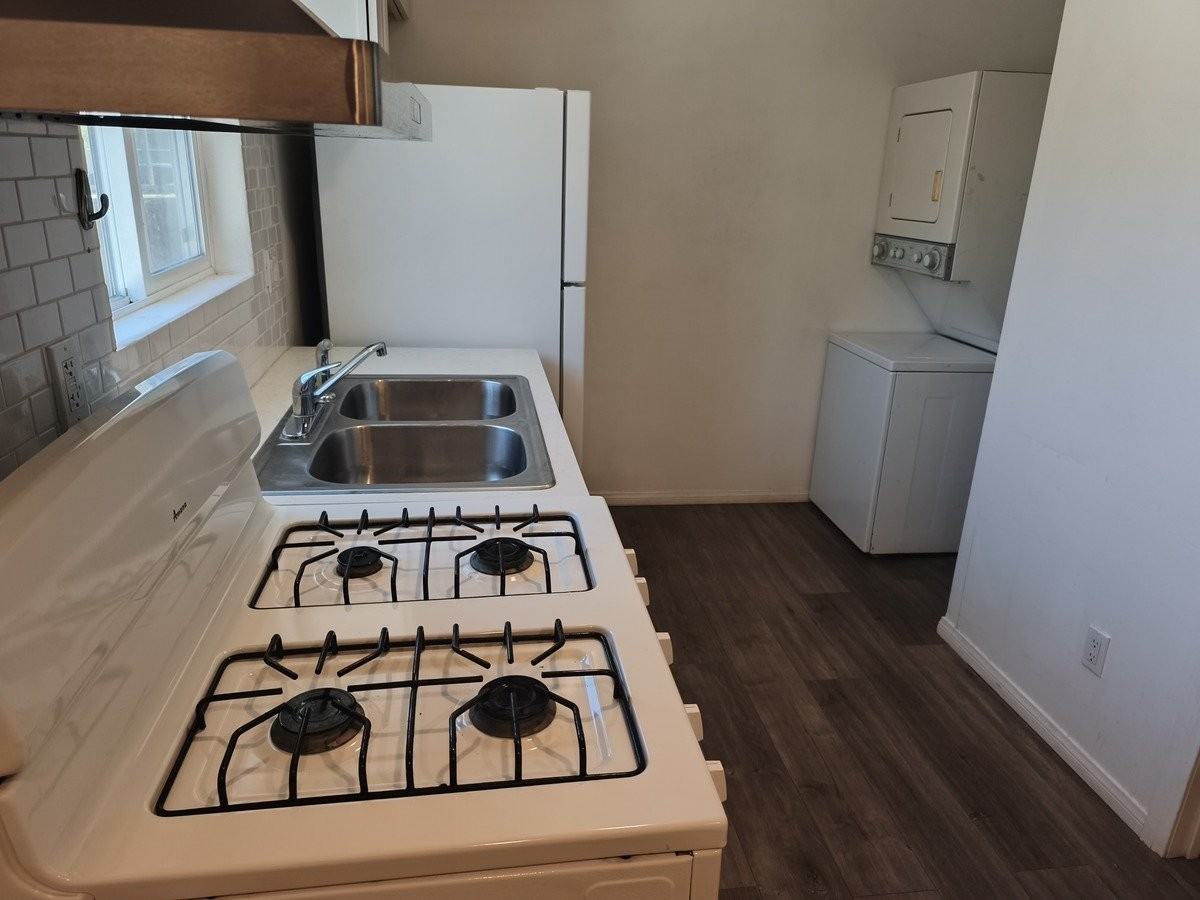 2706 W 74th St - Photo 2 of 6