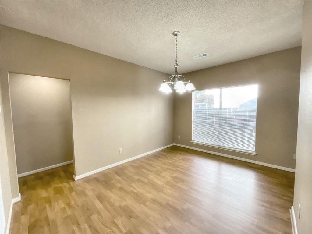 18083 Holly Forest Dr - Photo 3 of 20