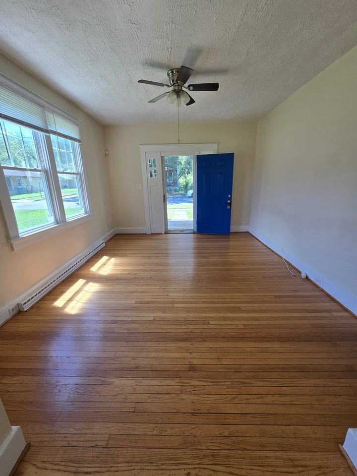 105 E 32nd St - Photo 4 of 13